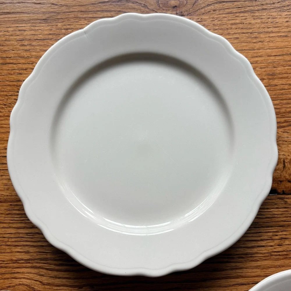 Homer Laughlin Best Restaurant ware set of 4 white scalloped plates ~9 inches